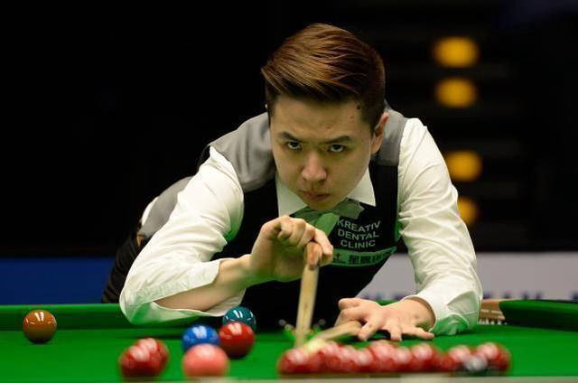 的球队和粉 的球队和粉