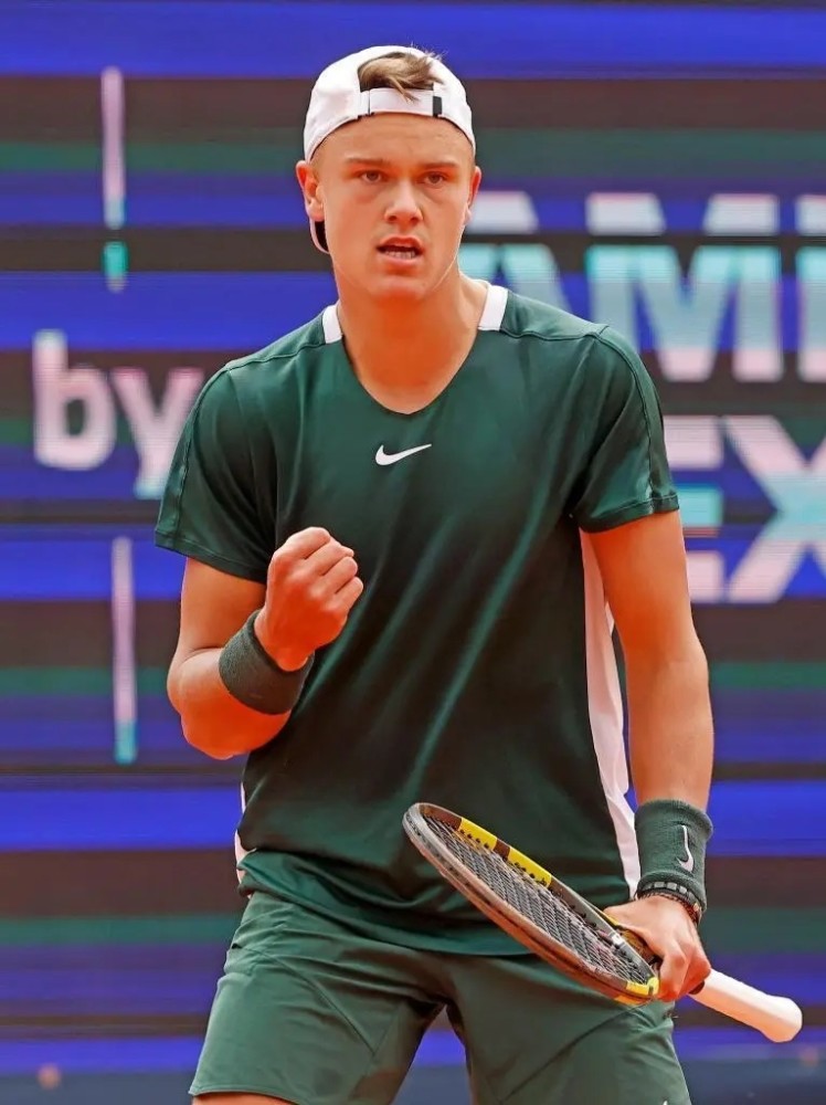 场上频频崭 场上频频崭