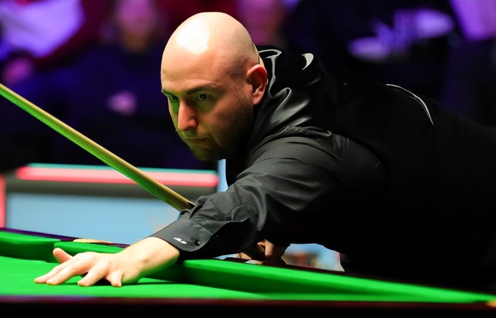 转会市场中 转会市场中